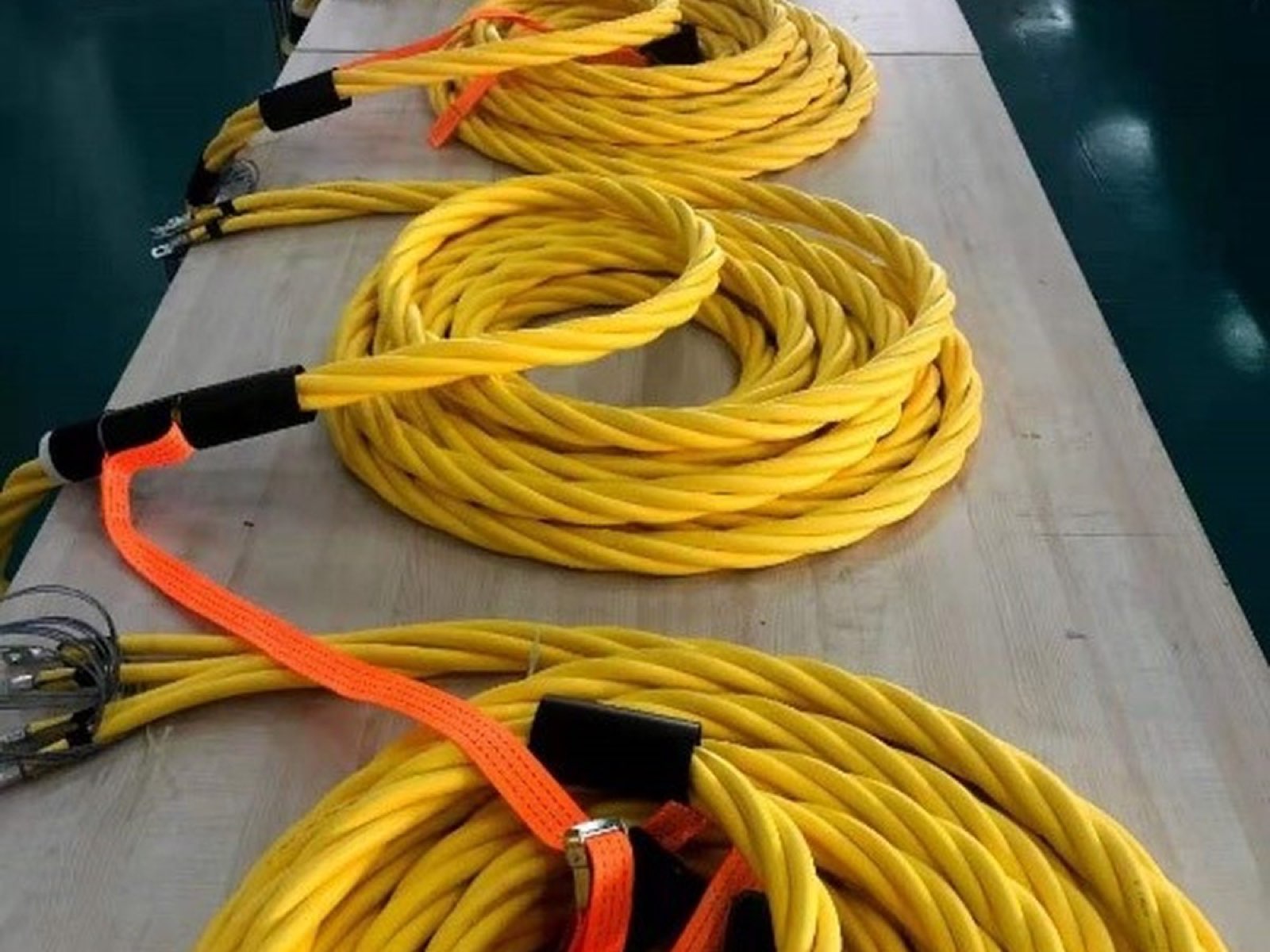 400 Hz Cables